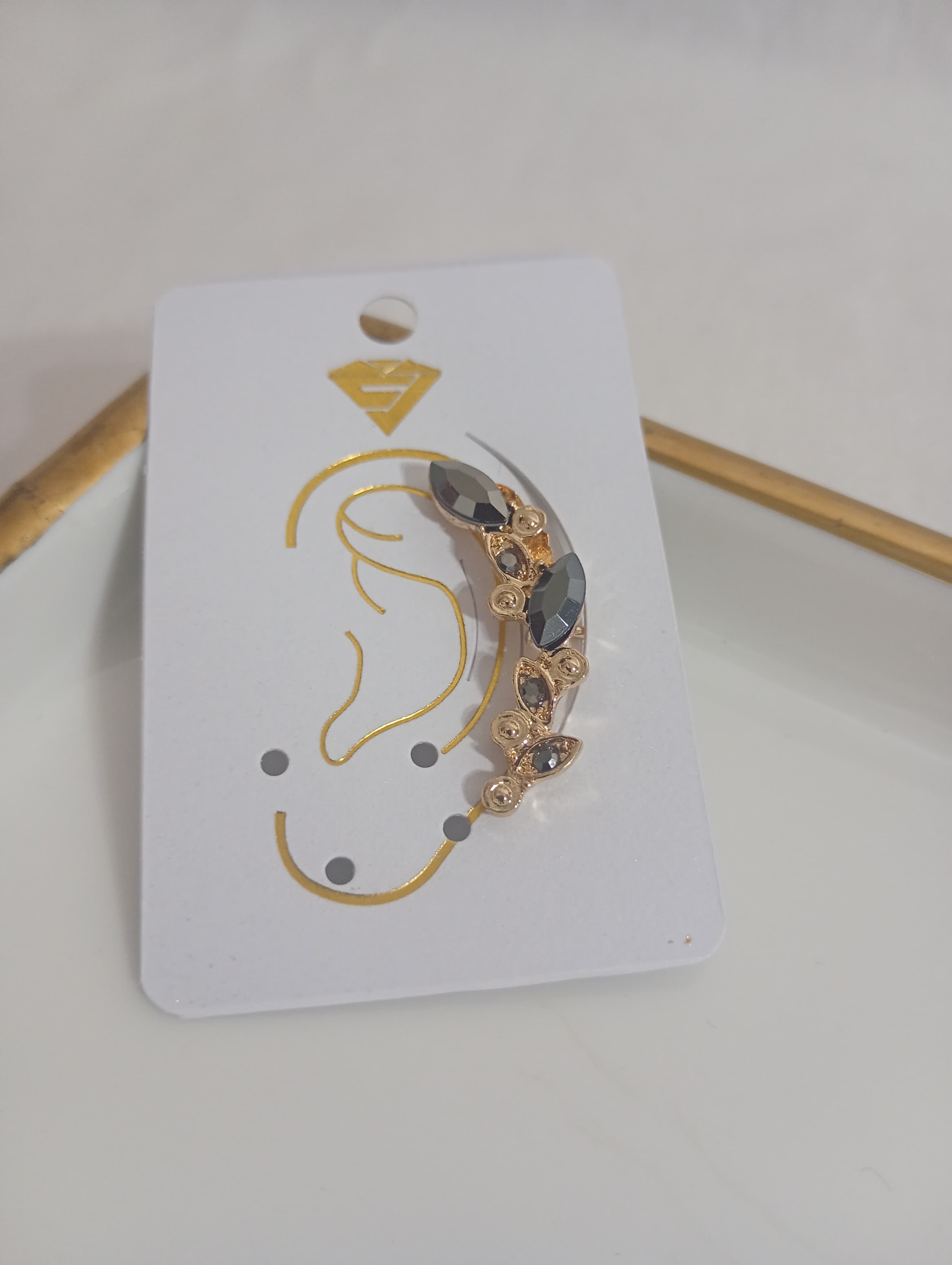 Brinco estilo ear cuff / piercing de pressão — foto 1